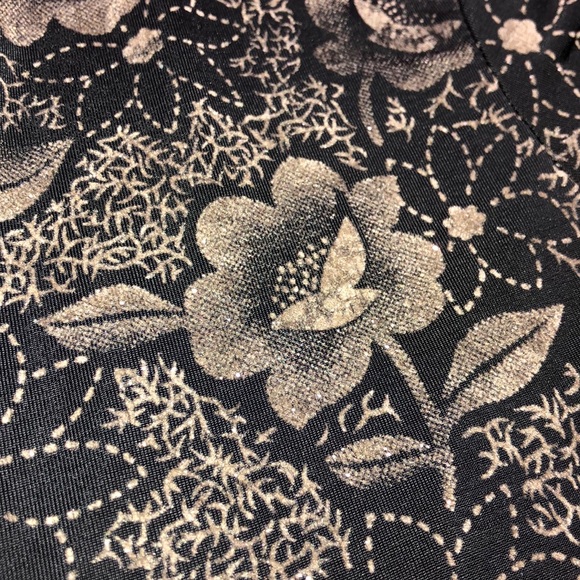 Floral Turtleneck - Picture 4 of 4